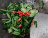 Foto langkah ke 6 dari resep Cah Sawi Hijau.