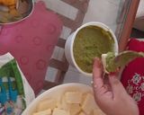 A picture of step 5 of Paneer pakoda.