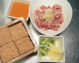 ~3分鐘微波.油豆腐蒸肉~餐桌上的晚餐的食譜步驟1照片