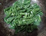 Foto langkah ke 3 dari resep Cah Kacang Panjang Udang.