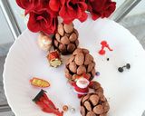 A picture of step 6 of Chocolate Christmas tree.