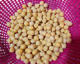 Foto del paso 1 de la receta Hummus de garbanzos, pasas y pimiento rojo