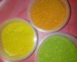 A picture of step 2 of Coloured noodles.