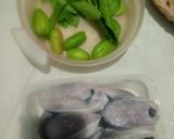 Foto langkah ke 1 dari resep Bandeng Asam Pedas (Asam Keueng) Khas Aceh.