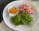 A picture of step 1 of Stir Fried Chicken with Basil.