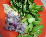 Foto langkah ke 2 dari resep Teri cabe ijo pete simple.