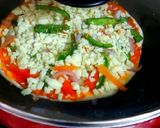 कैप्सिकम चीज़ मिनि पैन पिज़्जा (Capsicum cheese mini pan pizza recipe in Hindi) रेसिपी चरण 5 फोटो