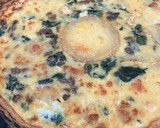 Foto del paso 19 de la receta: Quiche de espinacas y queso de cabra con uvas pasas, vegetariana