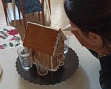 Foto del passaggio 5 della ricetta Casetta di natale