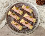 Foto del paso 5 de la receta: 🍢🍸Canapé de lomito ahumado relleno de pepinillo, huevo y mostaza 🍢🍸