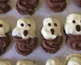 A picture of step 6 of #Halloween Biscuits.