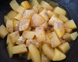 Foto langkah ke 3 dari resep Saute Potatoes.