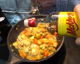 รูปขั้นตอนการทำที่ 5 ของ Chicken Curry with Rum