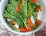 Foto langkah ke 1 dari resep Mie sayur.