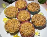 Foto langkah ke 5 dari resep Oatmeal Muffins with Cinnamon and Sweet Apple.