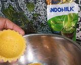 Foto langkah ke 2 dari resep Pie Creamy Matcha Strawberry.