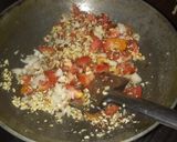 A picture of step 3 of Tomato capsicum sabji.