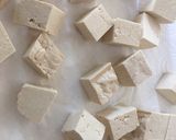 A picture of step 1 of Tofu and shiitake mushroom noodles.