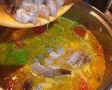 Foto langkah ke 4 dari resep Udang Kentang Kuah Kuning.