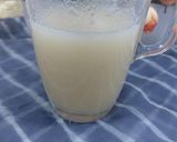 A picture of step 2 of Litchi mojito mocktail / litchi squash.