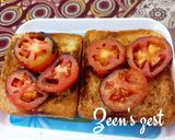 A picture of step 2 of Garlic Bread Toast with Roasted Tomatoes.