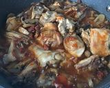 Foto del paso 3 de la receta Pollo con ibericos y champiñones en salsa al tomillo
