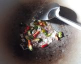 Foto langkah ke 2 dari resep Tumis kangkung telur puyuh saus tiram.