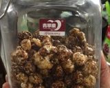 A picture of step 5 of Jaggery Caramelised Fox-nuts/Gud Makhana.