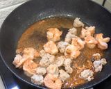 รูปขั้นตอนการทำที่ 6 ของ กุ้งหมูเด้งผัดน้ำมันหอย
