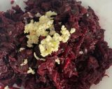 Une image de l'étape 1 de Salade revigorante de betterave rouge.
