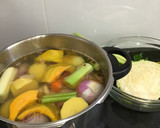 Foto del paso 2 de la receta: Sopa de pollo muy curativa