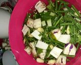 Foto langkah ke 2 dari resep Sayur lodeh bumbu iris.
