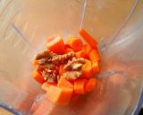A picture of step 2 of Papaya Carrot Smoothie.