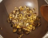 عکس مرحله 2 از دستور پلو مخلوط قارچ و گوشت 🍄🍚