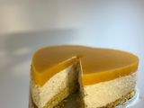 Barackos mousse torta kókuszos piskóta alapon