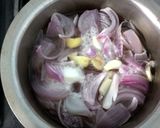 A picture of step 1 of Mushroom paneer masala.