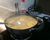 A picture of step 4 of Carrot And Cauliflower Soup.
