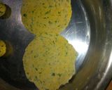 धनिया थेपला(dhaniya thepla recipe in Hindi) रेसिपी चरण 2 फोटो