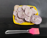Foto del paso 1 de la receta: Muslos de pollo con setas de pie azul