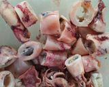 Foto langkah ke 1 dari resep Cumi asin kuah santan.