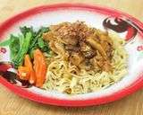 Foto langkah ke 6 dari resep Indomie Ayam Jamur Devina Hermawan.