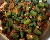 A picture of step 2 of Fried bhindi.