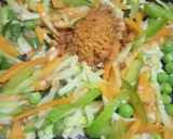 A picture of step 2 of Maggi Veggies Soup.