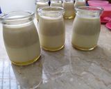 Foto langkah ke 10 dari resep Puding Gelas Moka Karamel.