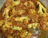 A picture of step 9 of Cauliflower green peas curry.