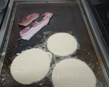 Foto del paso 2 de la receta: Pancake con bacon y frutos