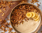 Foto del paso 1 de la receta: Granola de almendras rápida en Air Fryer y smoothie de plátano