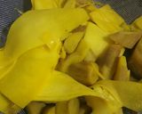 Hình bước làm 3 của món Cá lăng om măng, chuối, đậu