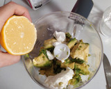 Foto del paso 5 de la receta: Dip light de aguacate y queso de untar