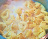 Foto del paso 2 de la receta: Tortelloni de verduras asadas a la mantequilla